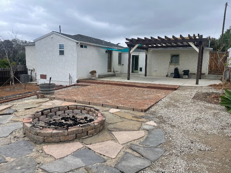 Building Photo - 4180 Blackton Dr