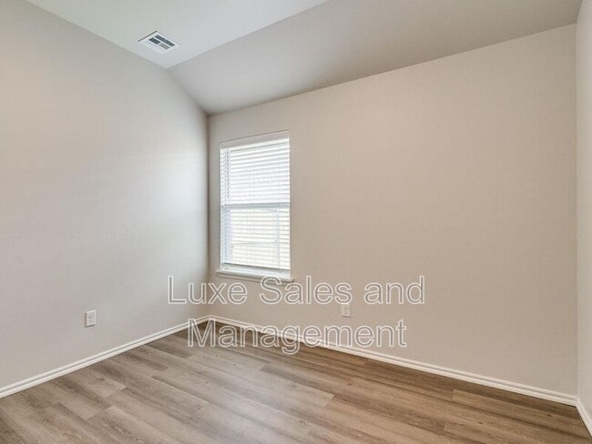 Building Photo - 8002 NW 105th Terrace