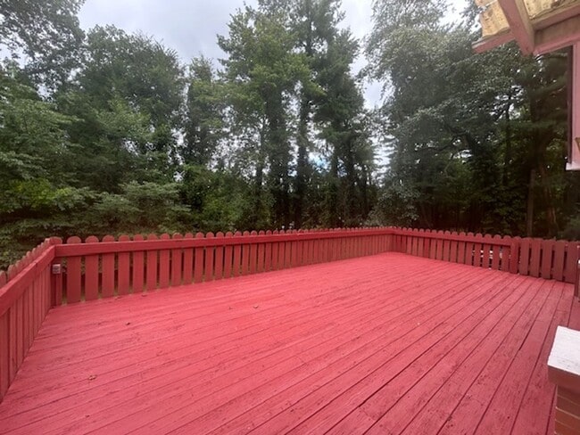 Building Photo - 10 Bevlyn Dr