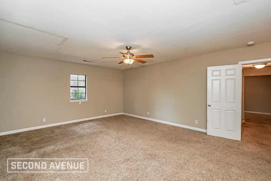 Building Photo - 7104 Foster Dr