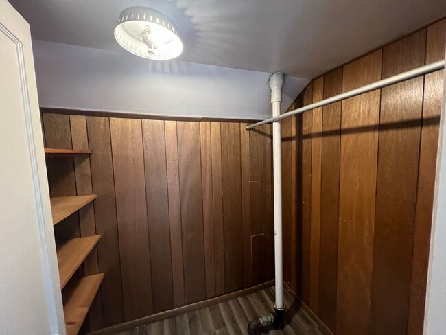 Building Photo - 406 S 6th Ave