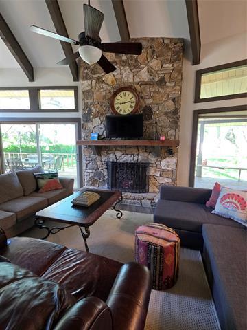 Building Photo - 1425 E Seneca Ct