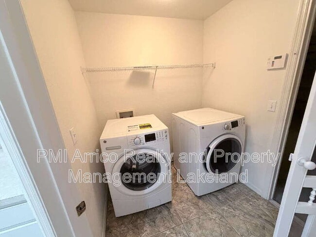 Building Photo - 5688 Fischer Dr