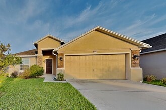 Building Photo - 8263 N Campbell Rd