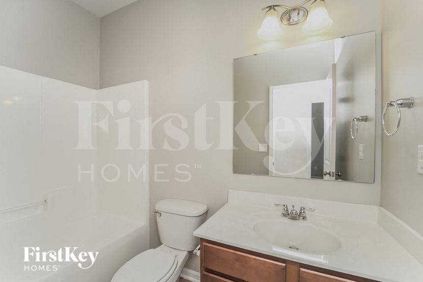 Building Photo - 5334 Hackberry Ln SW