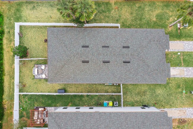 Building Photo - Gorgeous Jax Beach Townhouse for Rent - 4 Bedroms!