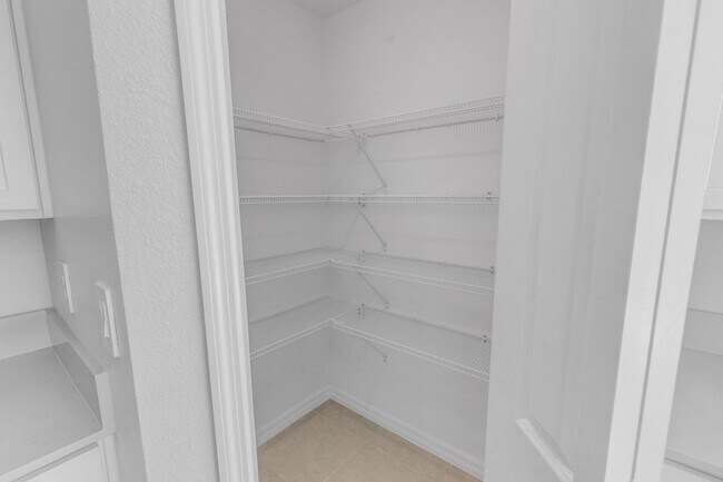 Building Photo - 2167 Lone Oak Ln