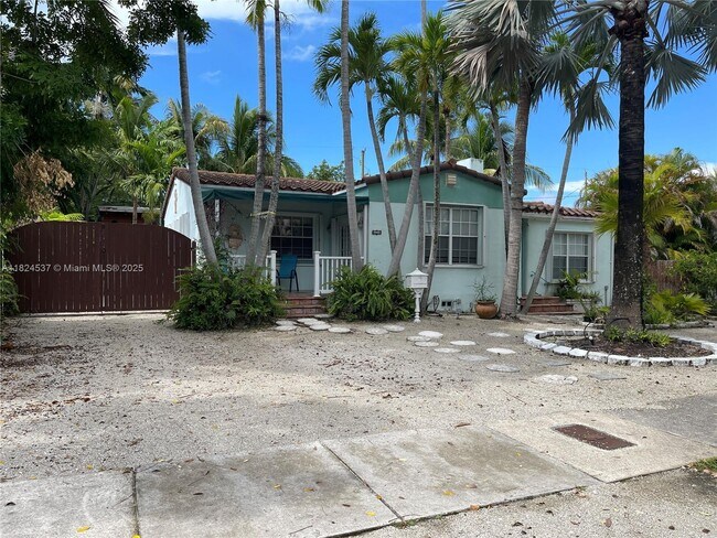 Primary Photo - 2280 SW 20th St