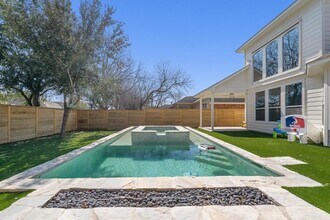 Building Photo - 10313 Big Thicket Dr