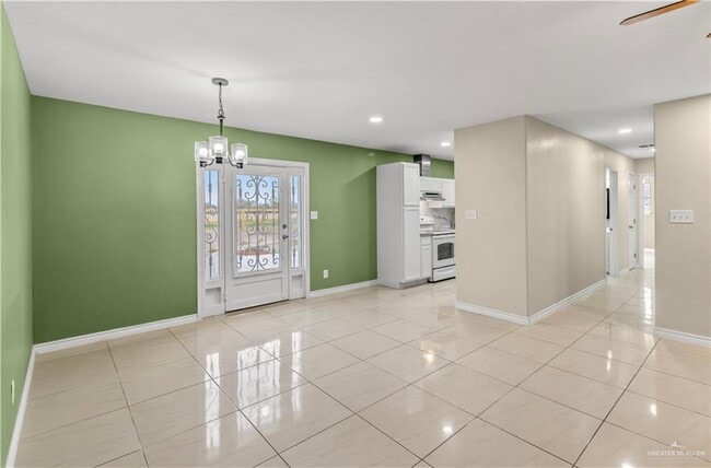 Building Photo - 312 E Mile 4 Rd