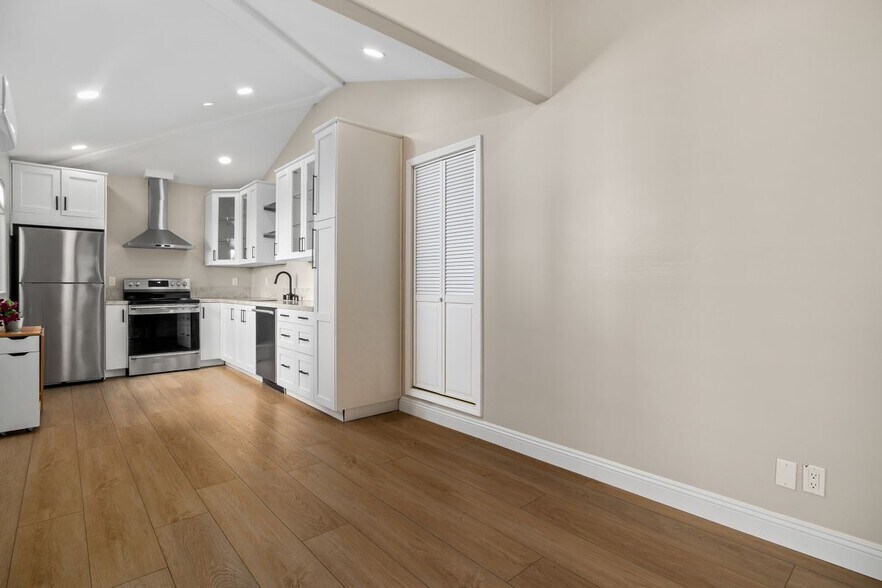 Building Photo - 1622 Swallowtail Rd