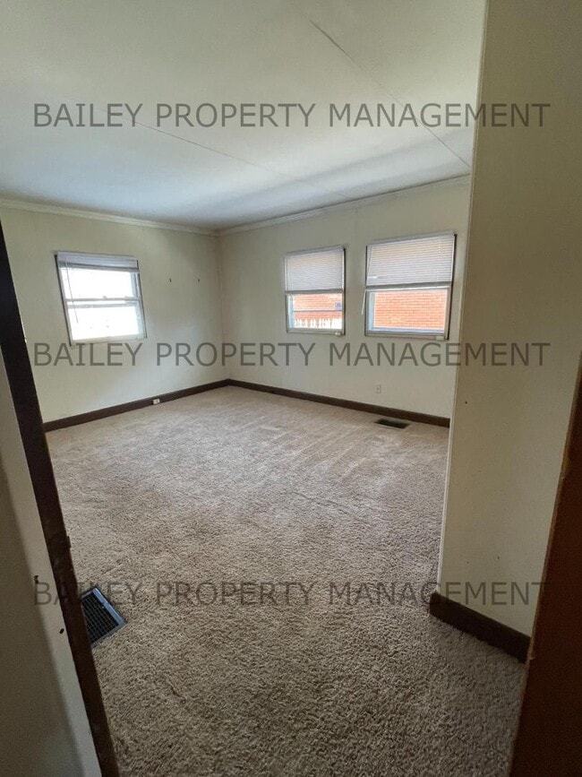 Building Photo - 1661 Richmond Dr