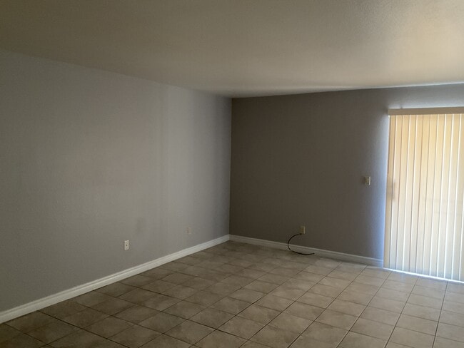 Building Photo - 4965 Indian River Dr