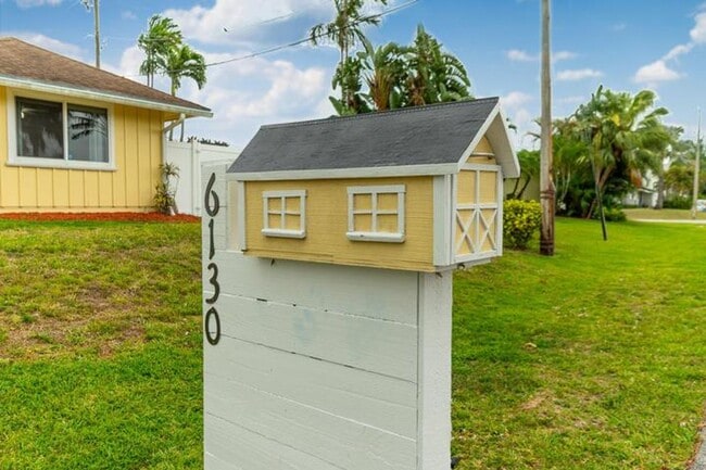 Building Photo - 6130 Francis St