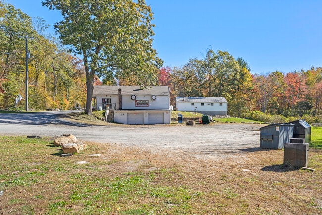 Building Photo - 497 Winthrop Rd