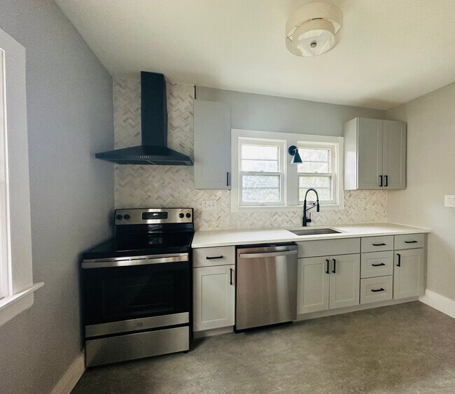 Primary Photo - 2058 Bunts Rd