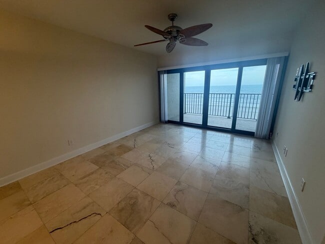 Building Photo - Ocean Front Condo Rental