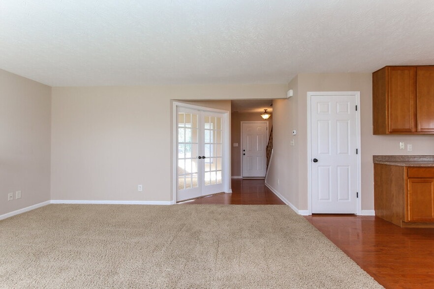 Building Photo - 2294 McGregor Dr