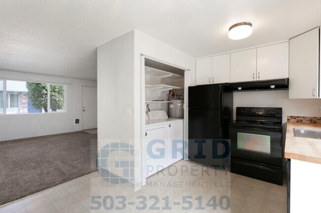 Primary Photo - 2 Bedroom Apartment Available in SW Portla...