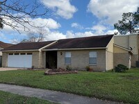 Building Photo - 15123 Chasehill Dr