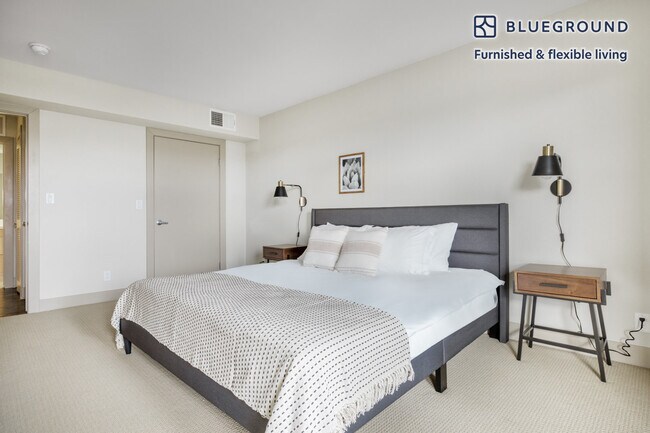 Building Photo - 14035 Tahiti Way