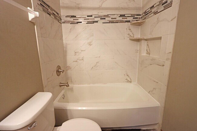 Building Photo - 4862 Roger Allen Ct