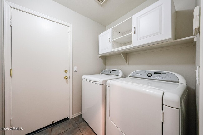 Building Photo - 8672 W Mauro Ln