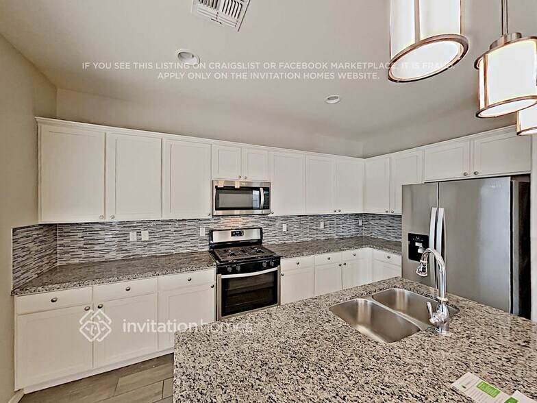 Building Photo - 658 N Sparrow Ct