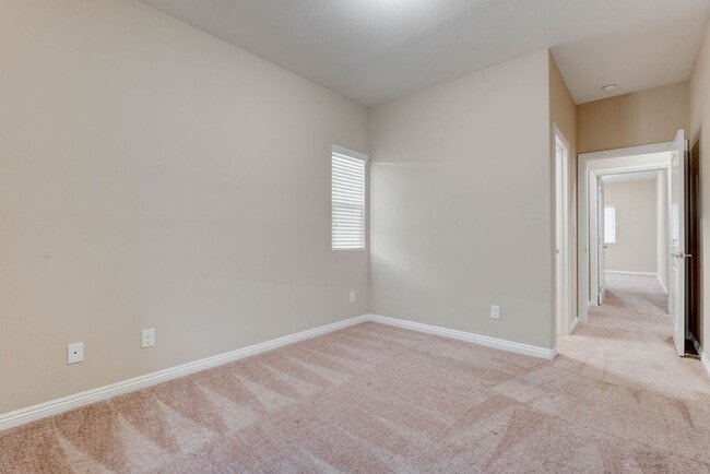 Building Photo - 1067 Fish Pond Ave