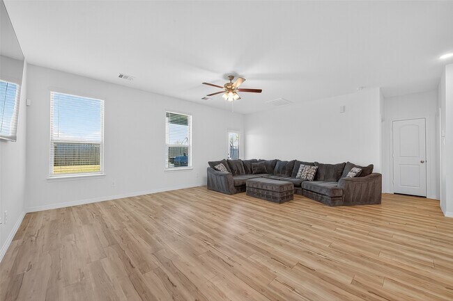 Building Photo - 21624 Elmheart Dr