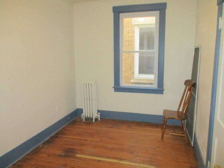 Building Photo - 326 Park Rd