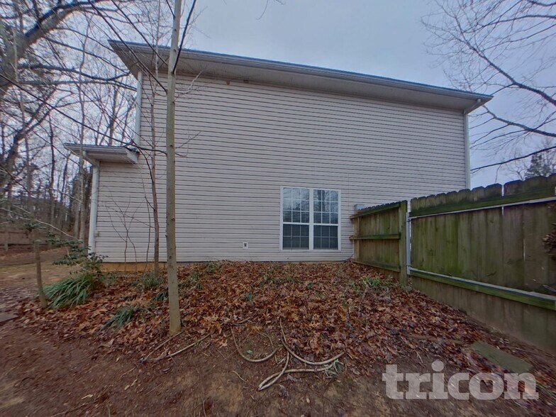 Building Photo - 2255 Hamilton Parc Ln