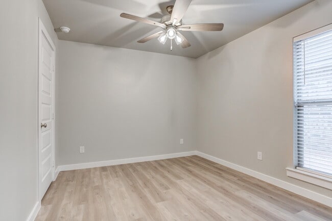 Building Photo - 13218 Sherman Ave