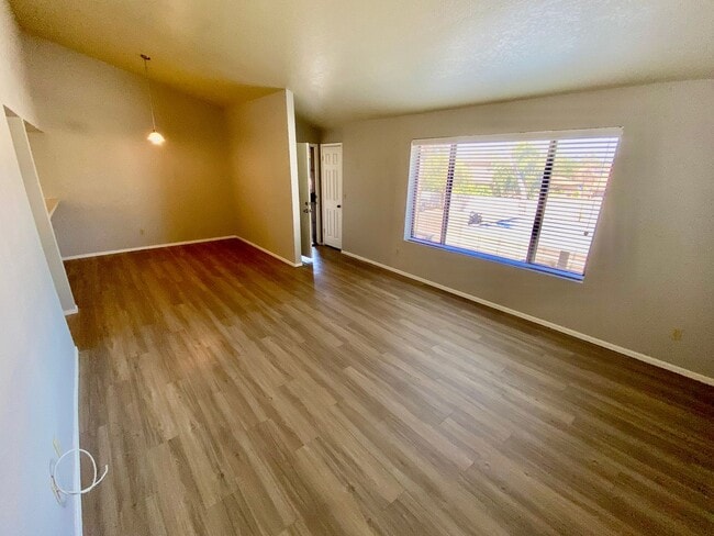 Building Photo - Perfect Tempe Location 2 Bedroom 2 Bath