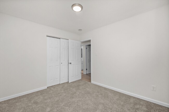 Building Photo - 1392 Langholm Dr
