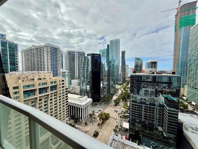 Building Photo - 1060 Brickell Ave