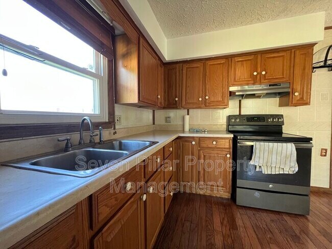 Building Photo - 9252 Mink St SW
