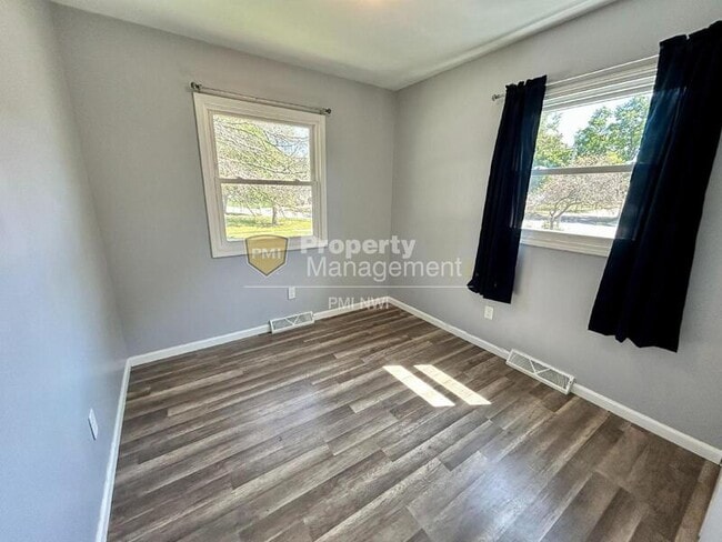 Building Photo - 1503 Peachtree Dr