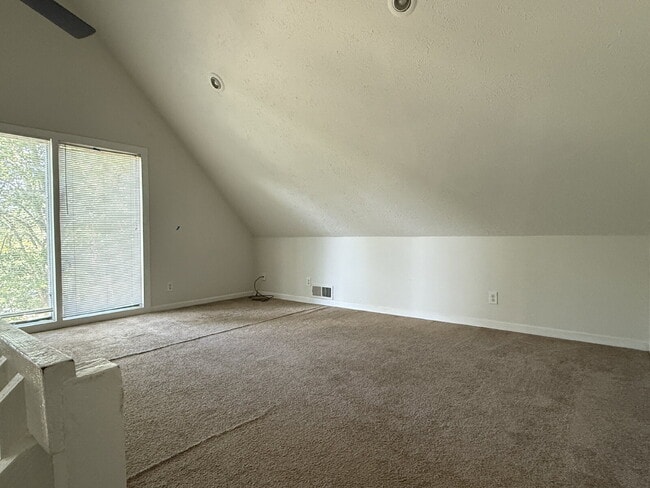 Building Photo - 8439 Lake Dr