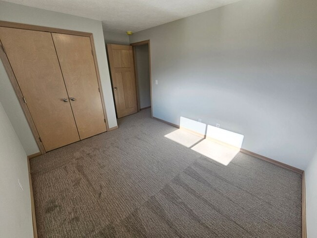 Building Photo - Tunis Drive Townhomes