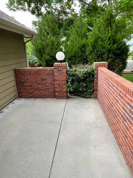Building Photo - 1624 Sagewood Dr