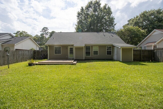 Building Photo - Coming Soon – Charming 3 Bedroom, 2 Bath H...