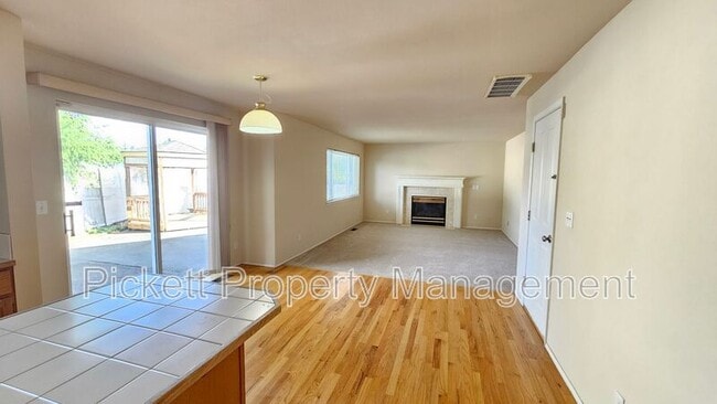 Building Photo - 6453 Grand Pine Loop NE