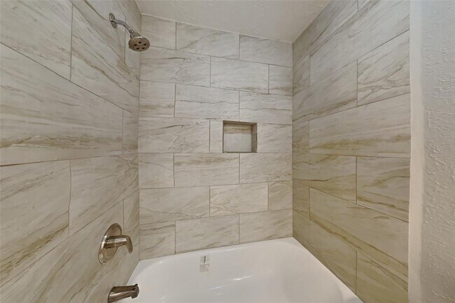 Building Photo - 7743 High Village Dr