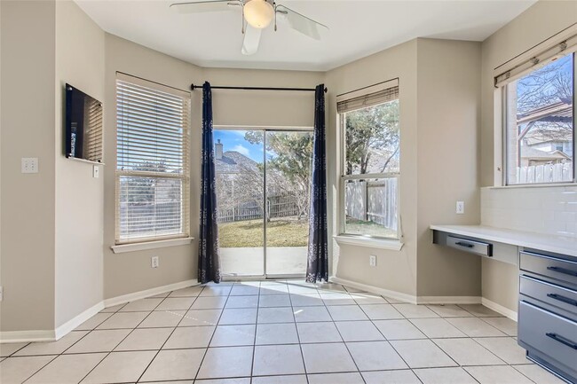 Building Photo - 1001 Shadow Valley Cove