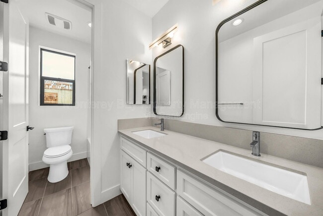 Building Photo - 111 Sea Shell Ave