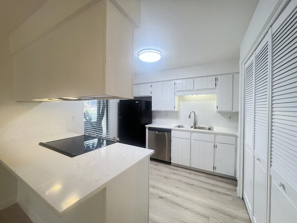 Building Photo - 2004 S Leadville Ave