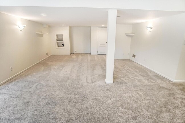 Building Photo - 1236 Kentland Ct