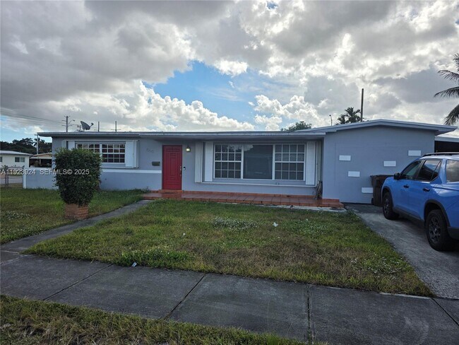 Building Photo - 1560 W 53rd Terrace