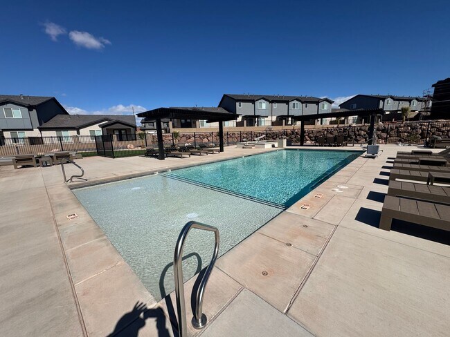Building Photo - Coral Canyon 4-Bedroom End-Unit Townhome! Brand New!!